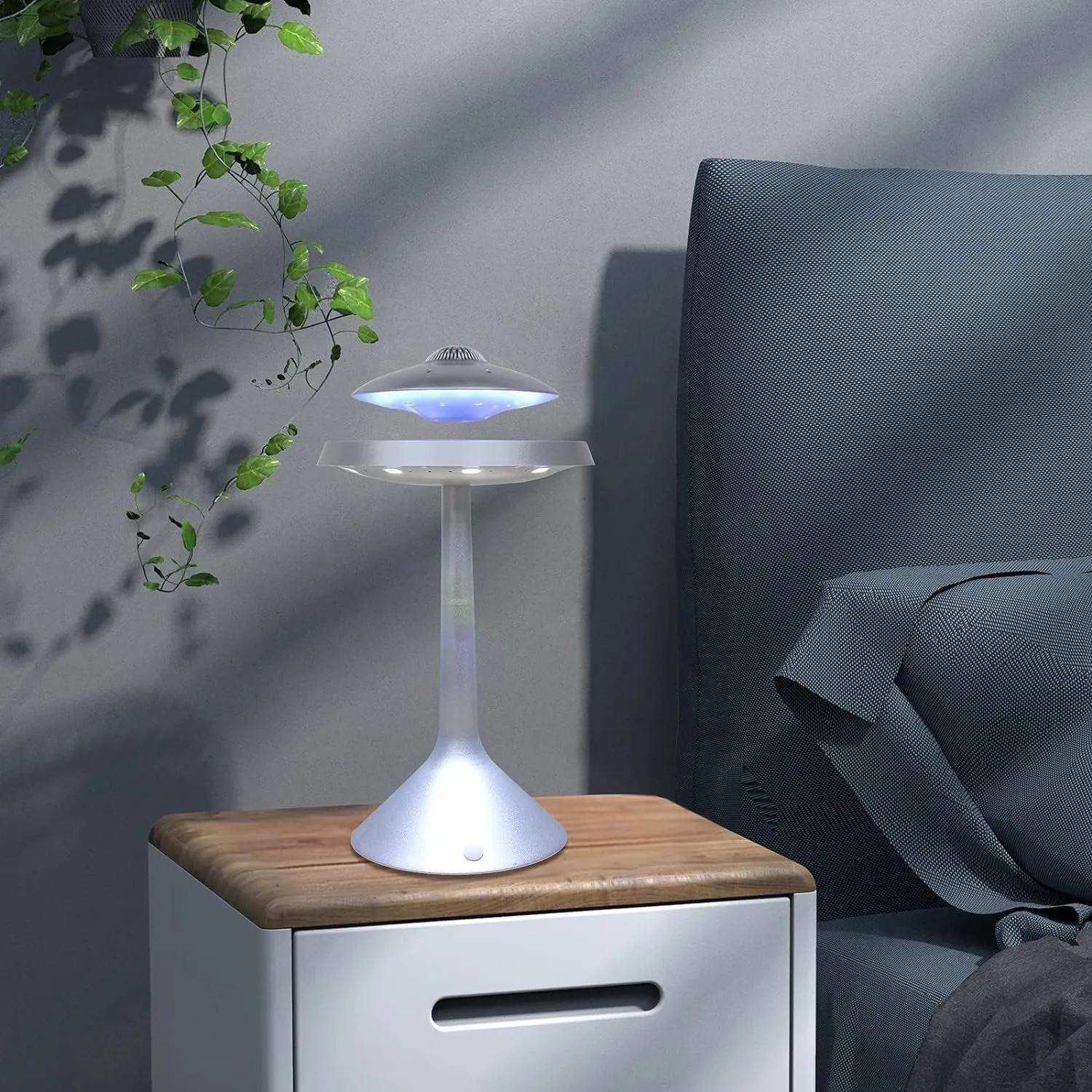 Magnetic Levitation UFO Light - Magnetic LED Lighting Bluetooth's Stereo Charging Floating Levitating Lamp