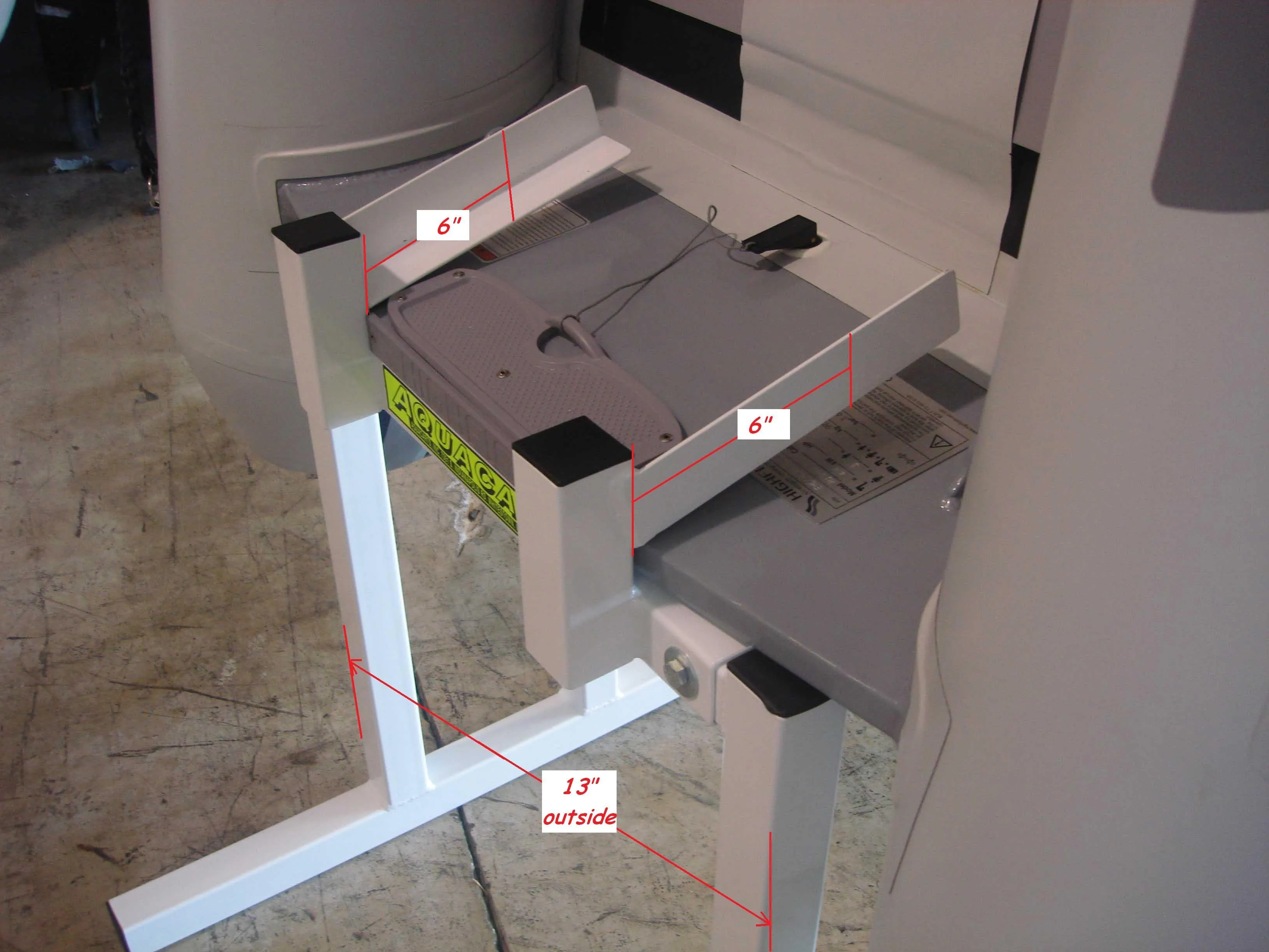 Transom Stand Vertical Display Stand